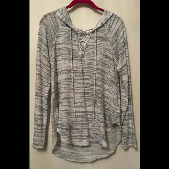 American Eagle Outfitters Tops - Effortlessly Chic: American Eagle's Soft and Sultry Long Sleeve Shirt